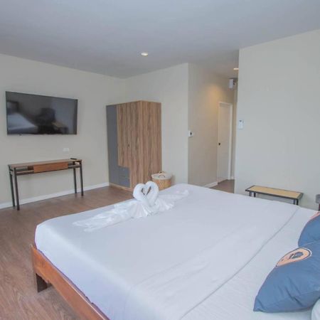 Aksarai Hotel パトン エクステリア 写真