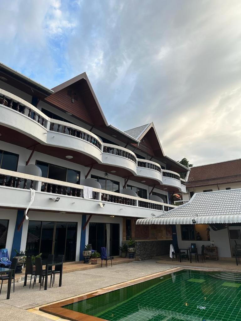 Aksarai Hotel パトン エクステリア 写真